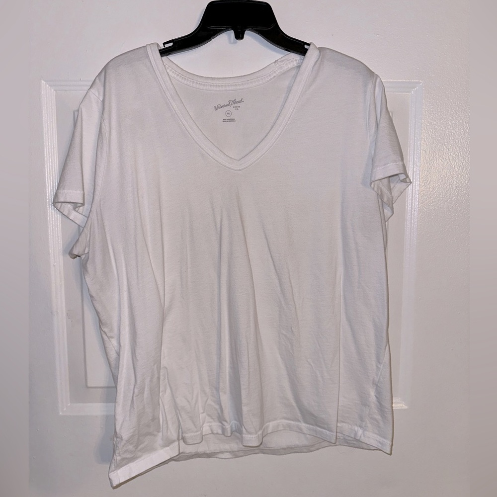 Universal thread women’s white short sleeve top size XXL